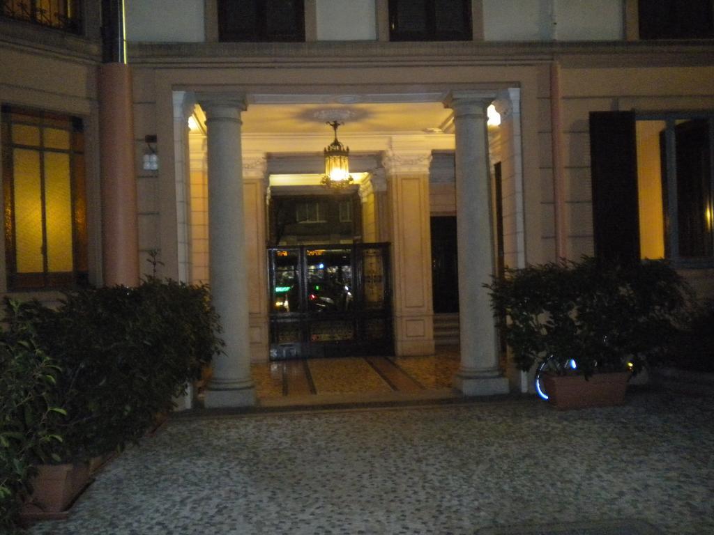 Zebra Rosso Apartment Milano Exterior foto
